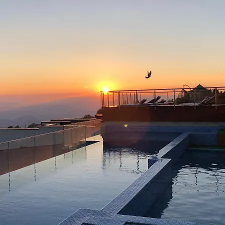 דירה Milmari M12